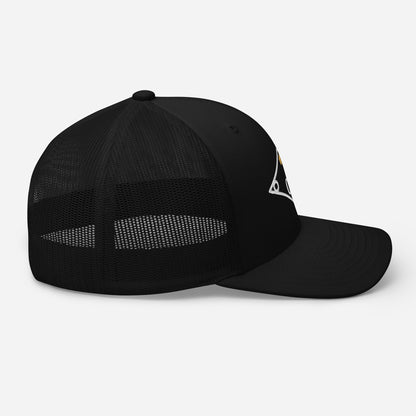 Chambre 08 embroidered trucker cap, black — right side